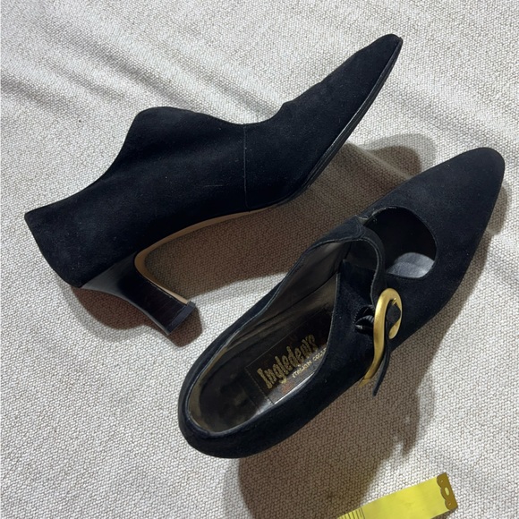 Ingledew’s Italian Collection Suede Gold Witchy Goth Pointed Toe Mary Jane Heel - Picture 2 of 10